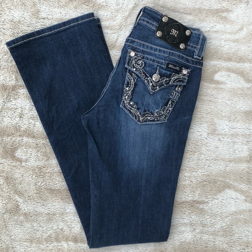 Miss Me bootcut jeans😁 Have others available‼️
